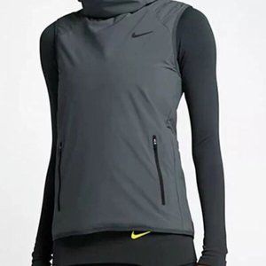 Nike AerolayerTraining Vest Olive Green Women’s Sm